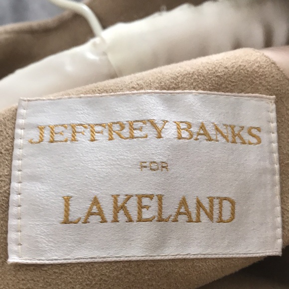 Beige Ultrasuede Heavy All Weather Trench Coat. Excellent Condition - Picture 8 of 8